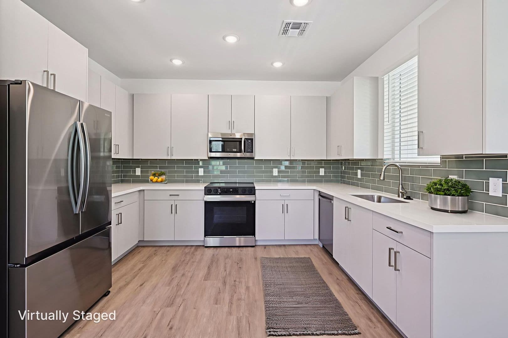 Phoenix Townhome: 2119 E. Voltaire Ave