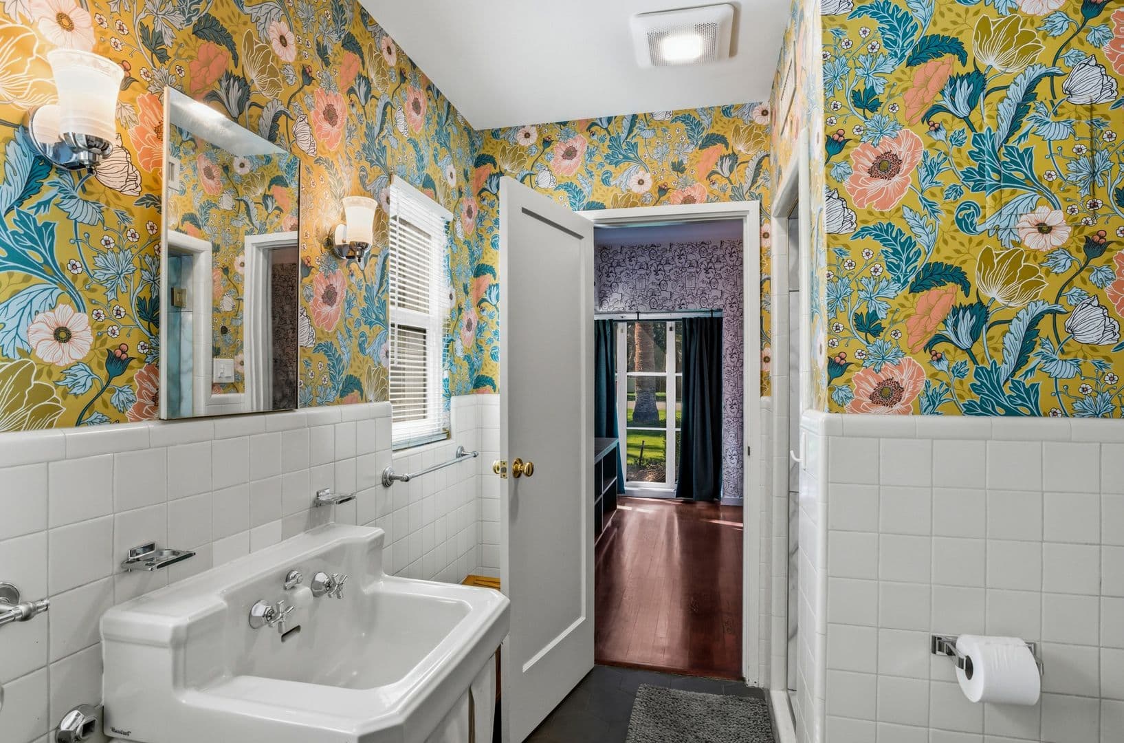 Phoenix House: 2939 North Manor Drive
