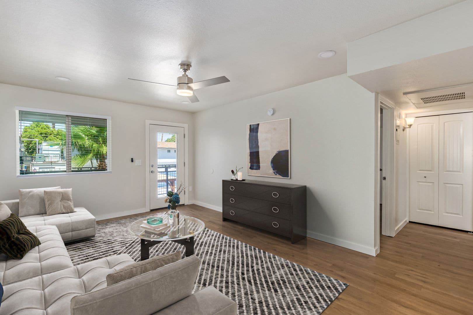 Phoenix Apartment: 2922 N 35th St
