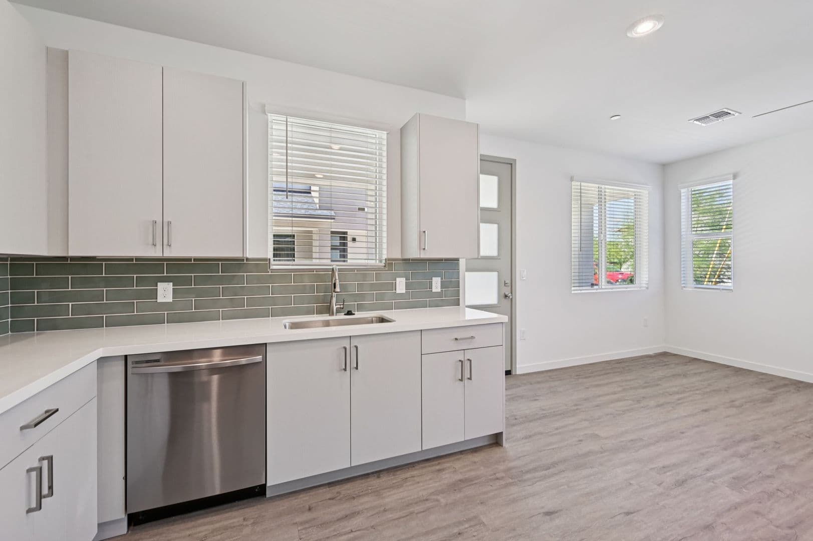 Phoenix Townhome: 2119 E. Voltaire Ave