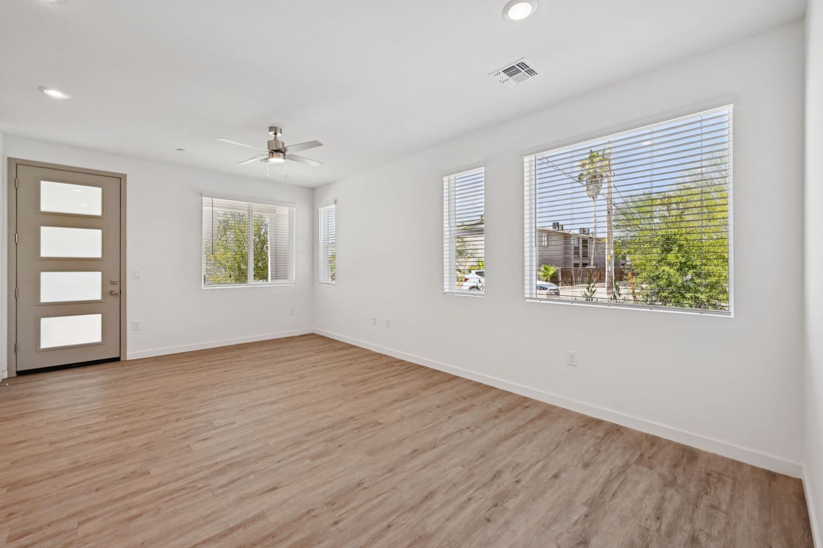 Phoenix Townhome: 2119 E. Voltaire Ave