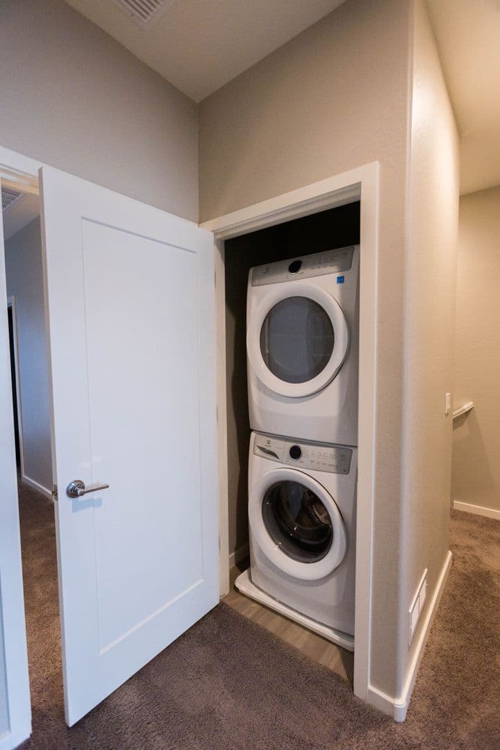 Phoenix Apartment: 2335 E Utopia Rd