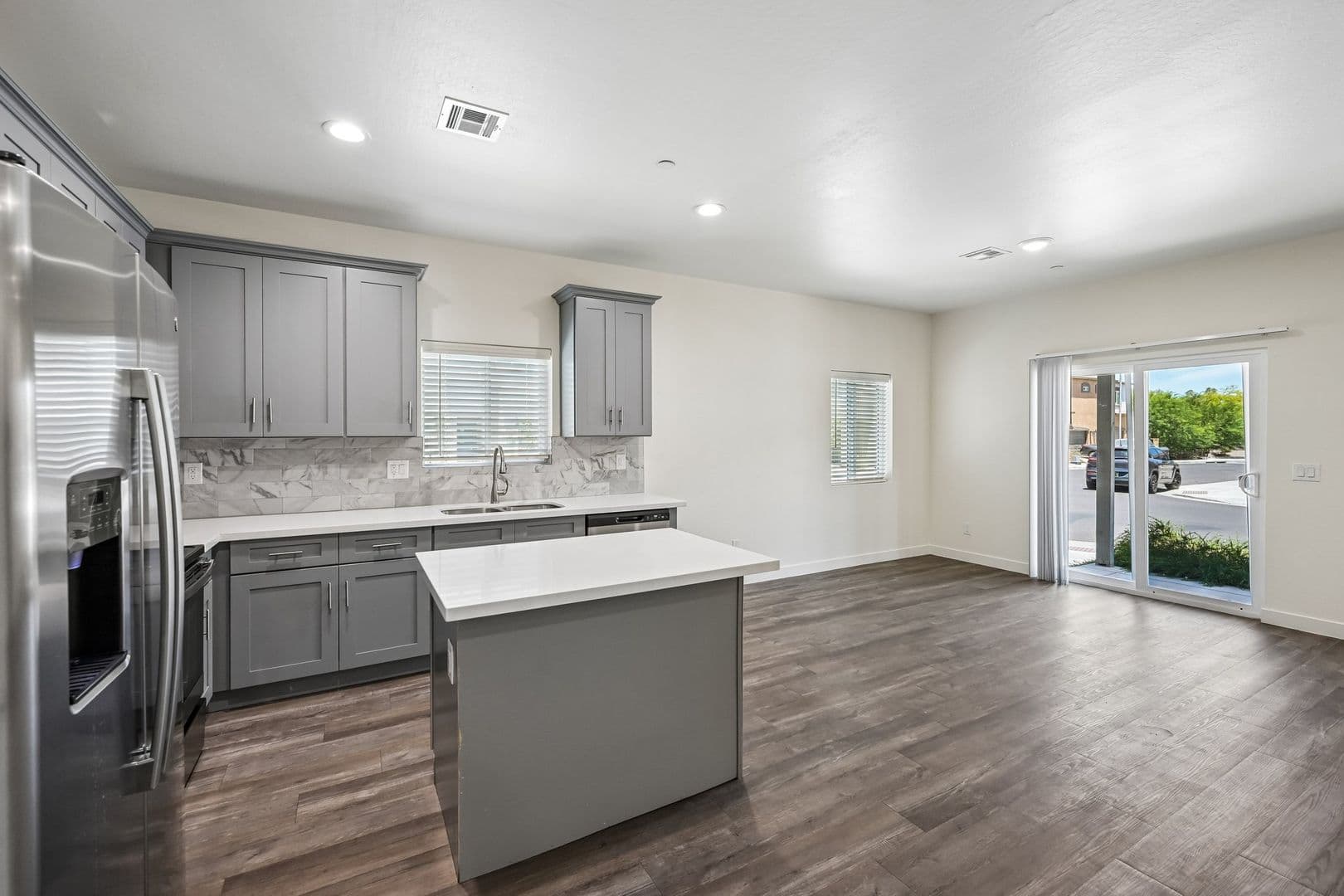 Phoenix Apartment: 828 East Apollo Road
