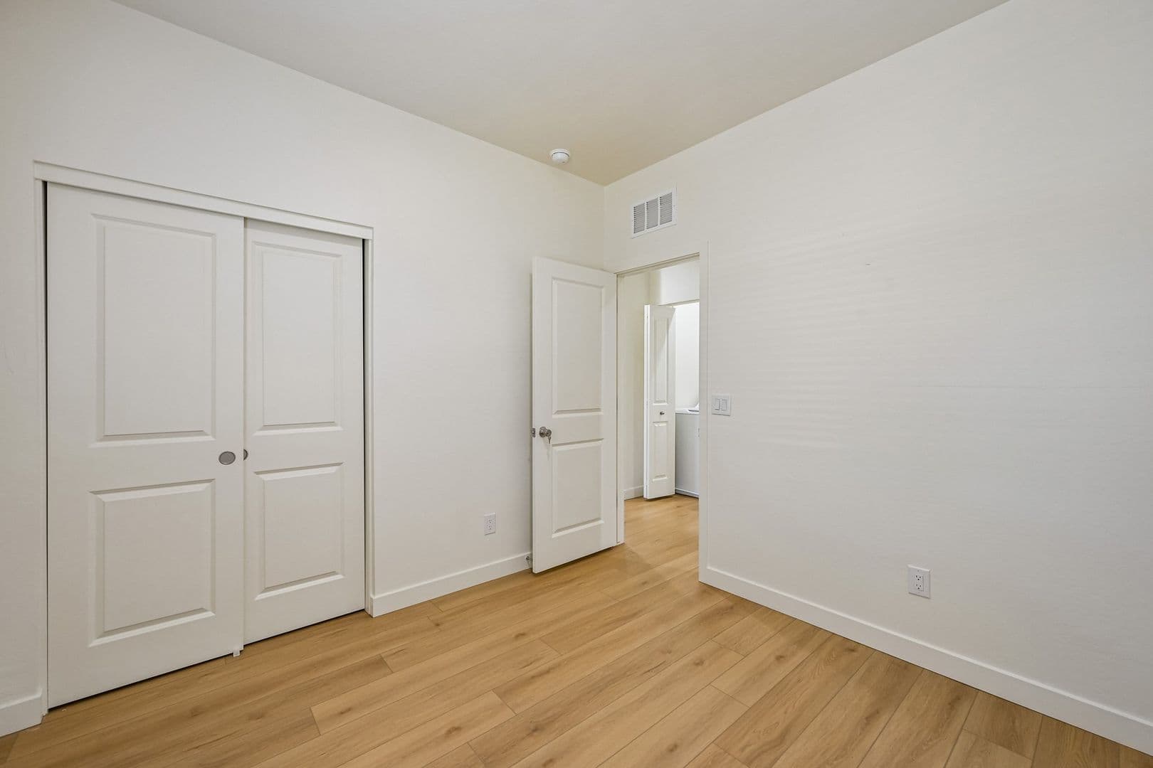 Phoenix Apartment: 828 East Apollo Road