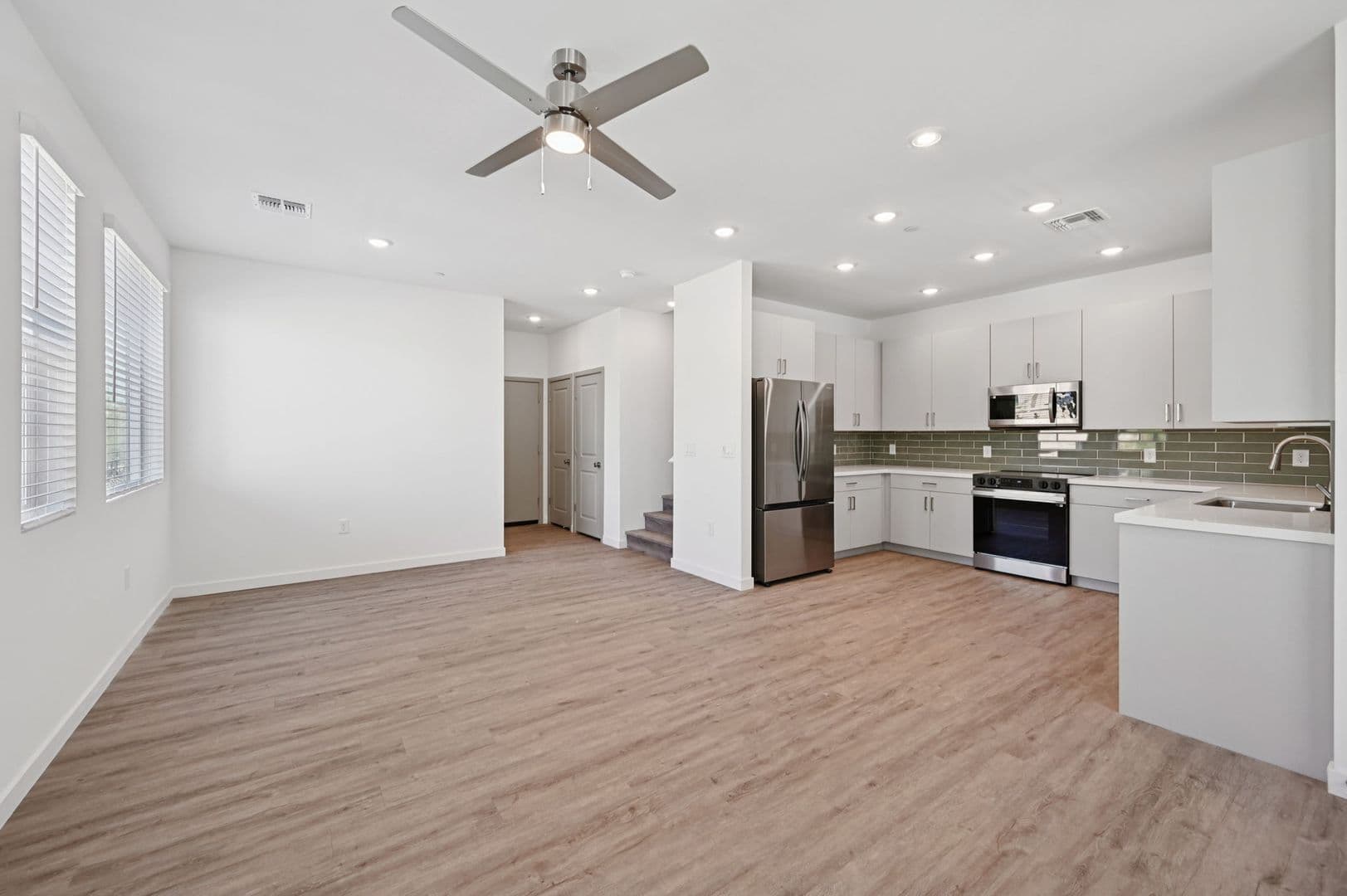 Phoenix Townhome: 2119 E. Voltaire Ave
