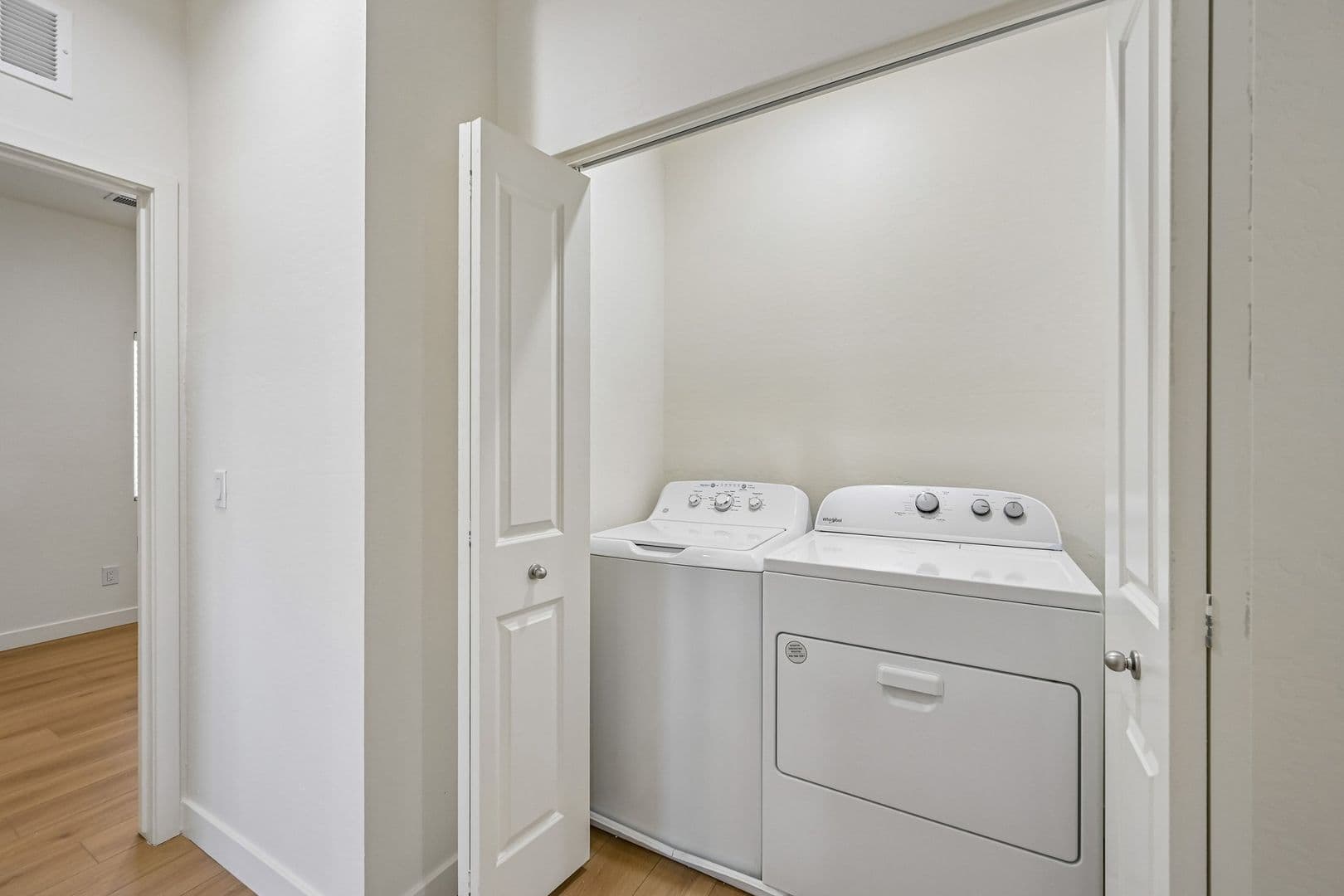 Phoenix Apartment: 828 East Apollo Road