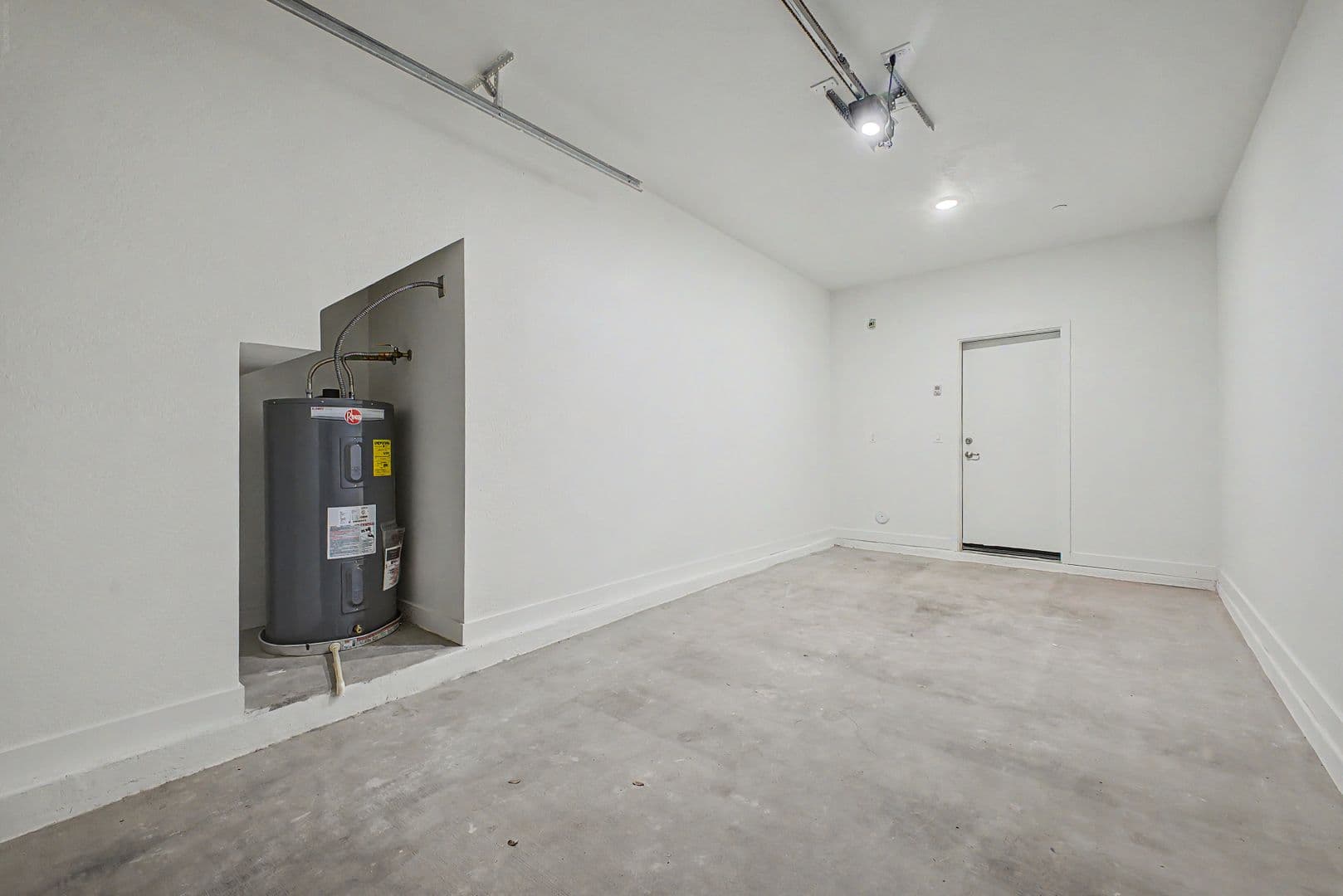 Phoenix Apartment: 8350 South Central Avenue