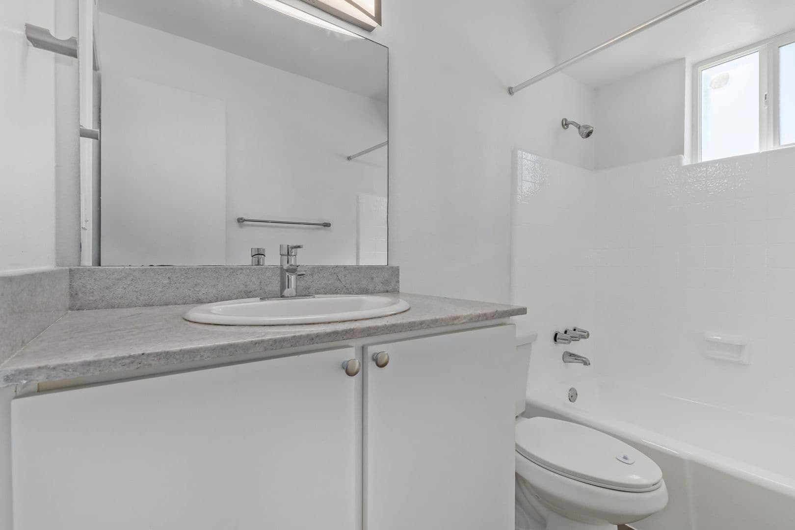Phoenix Apartment: 2922 N 35th St