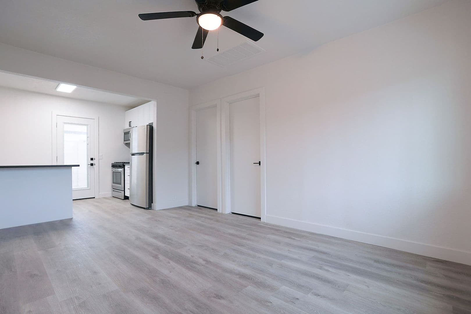 Phoenix Apartment: 833 E Turney Ave