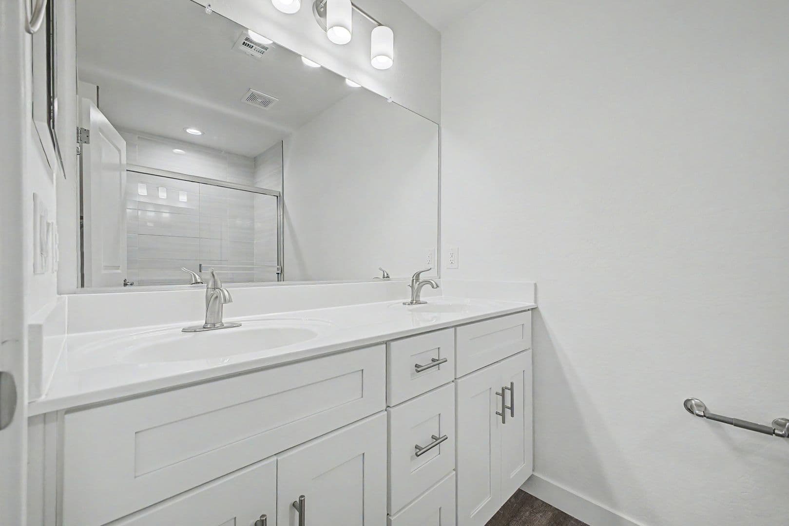 Phoenix Apartment: 8350 South Central Avenue