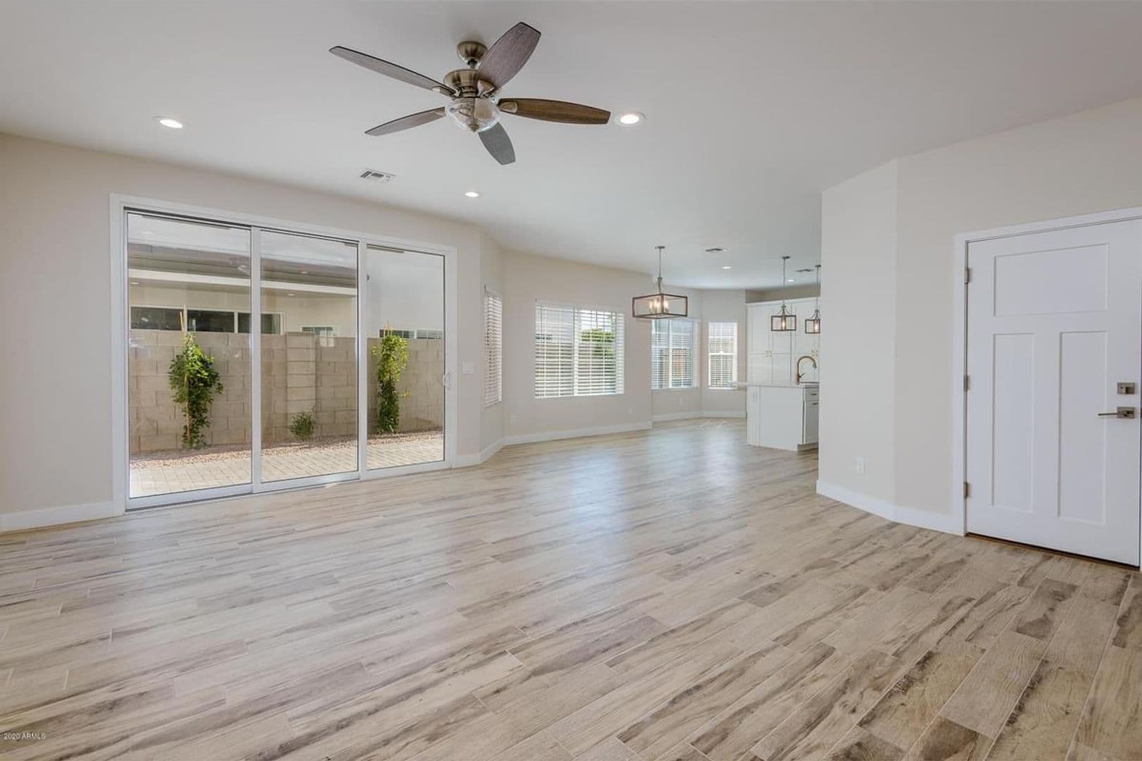 Phoenix Apartment: 3240 E. Pinchot Ave