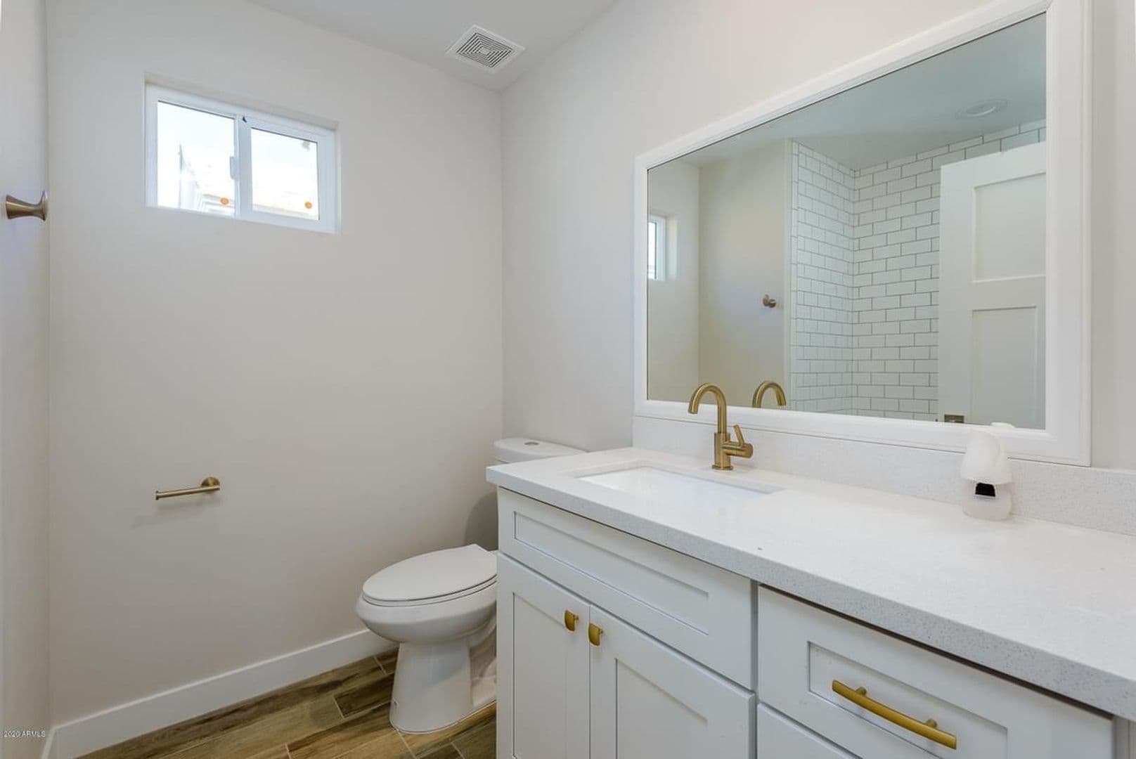 Phoenix Apartment: 3240 E. Pinchot Ave