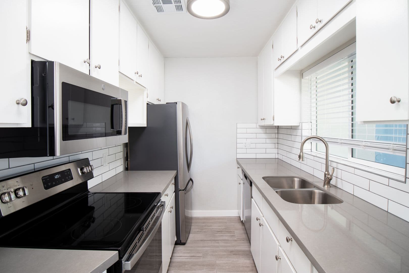 Phoenix Apartment: 2122 W. Augusta Ave