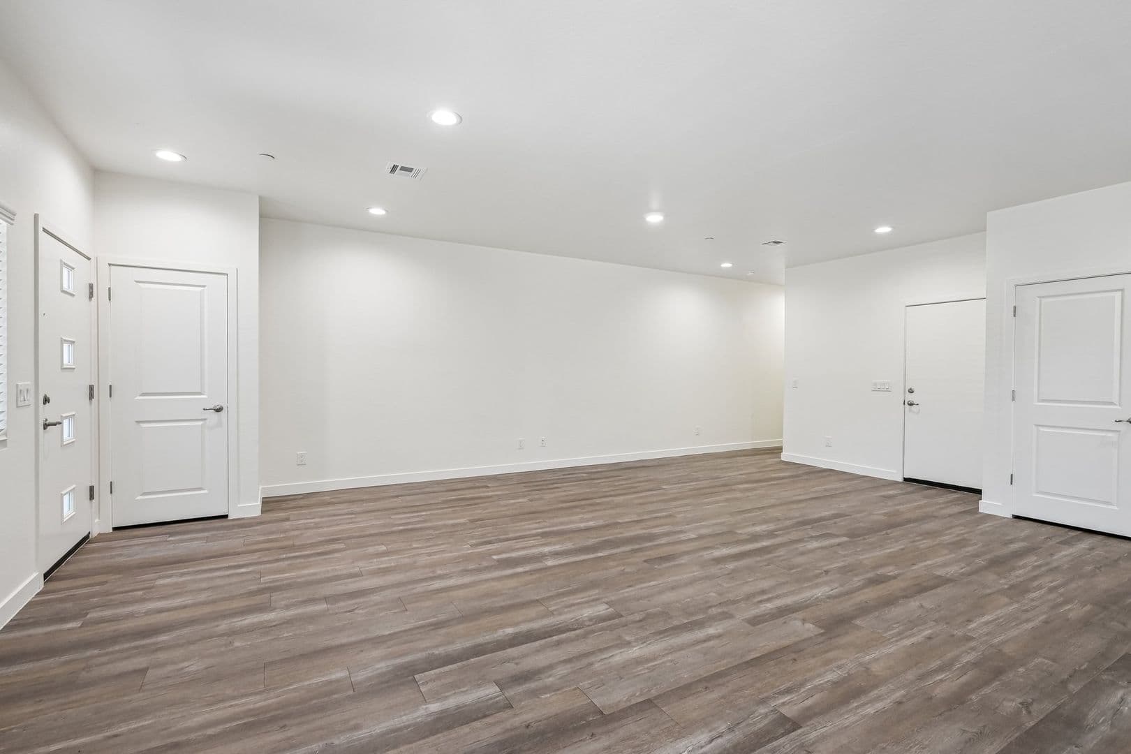 Phoenix Apartment: 828 East Apollo Road