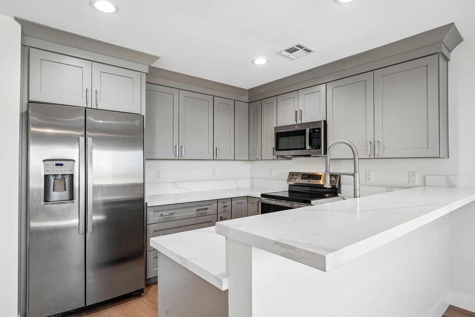 Phoenix Townhome: 2002 E Eugie Terrace