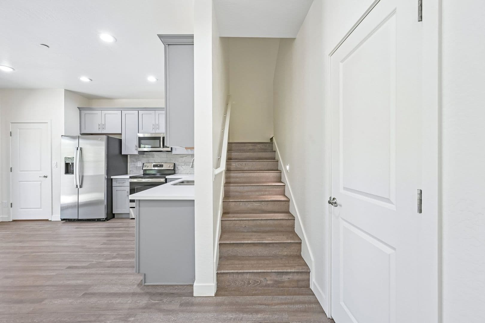 Phoenix Apartment: 828 East Apollo Road