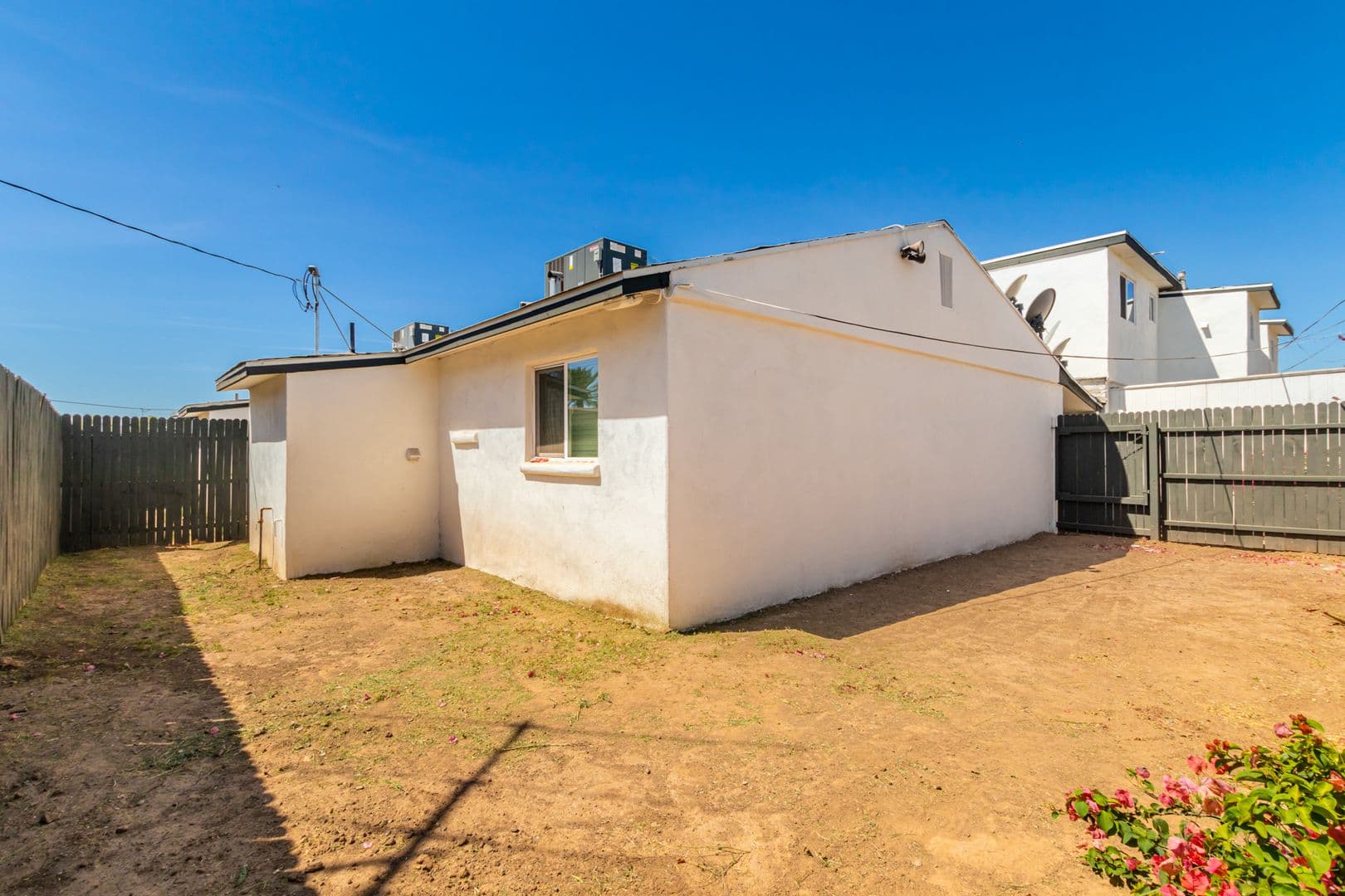 Avondale Apartment: 312 E Kinderman Dr.