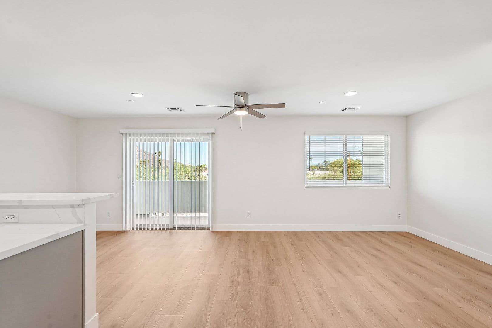 Phoenix Townhome: 2002 E Eugie Terrace