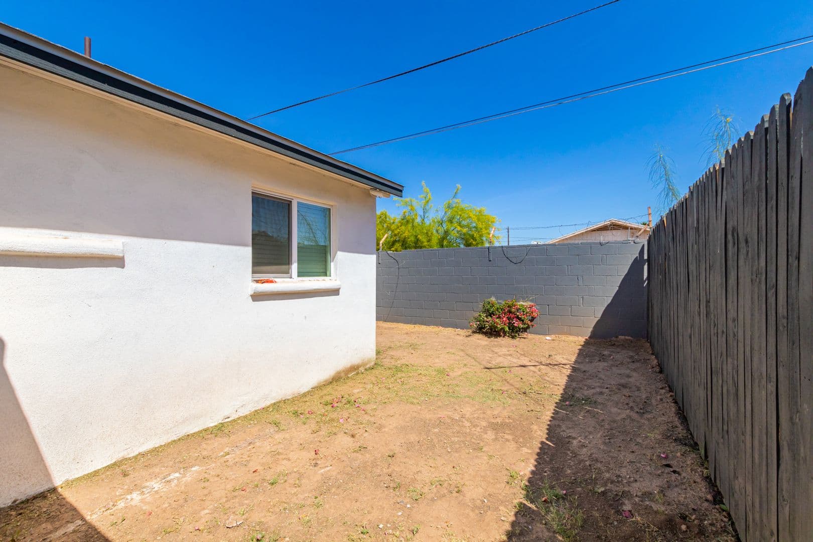 Avondale Apartment: 312 E Kinderman Dr.