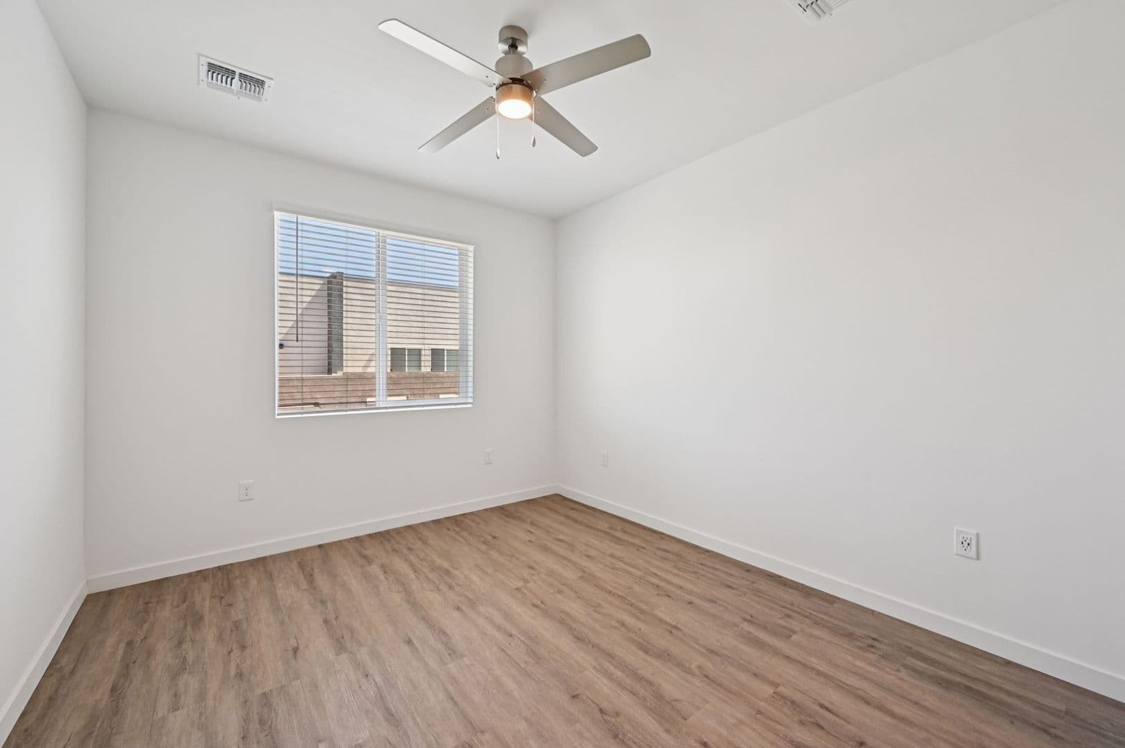 Phoenix Townhome: 2119 E. Voltaire Ave