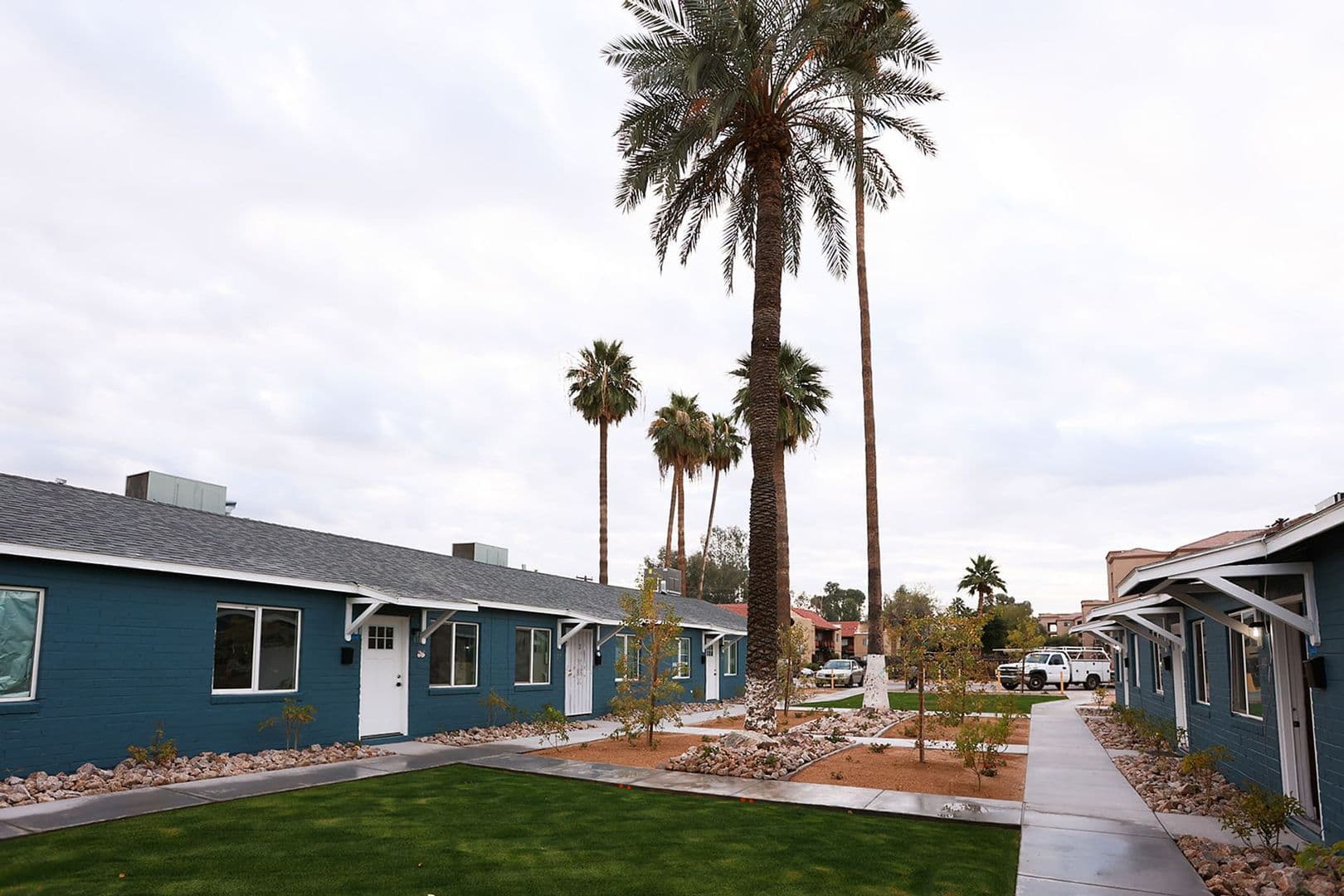 Phoenix Apartment: 833 E Turney Ave