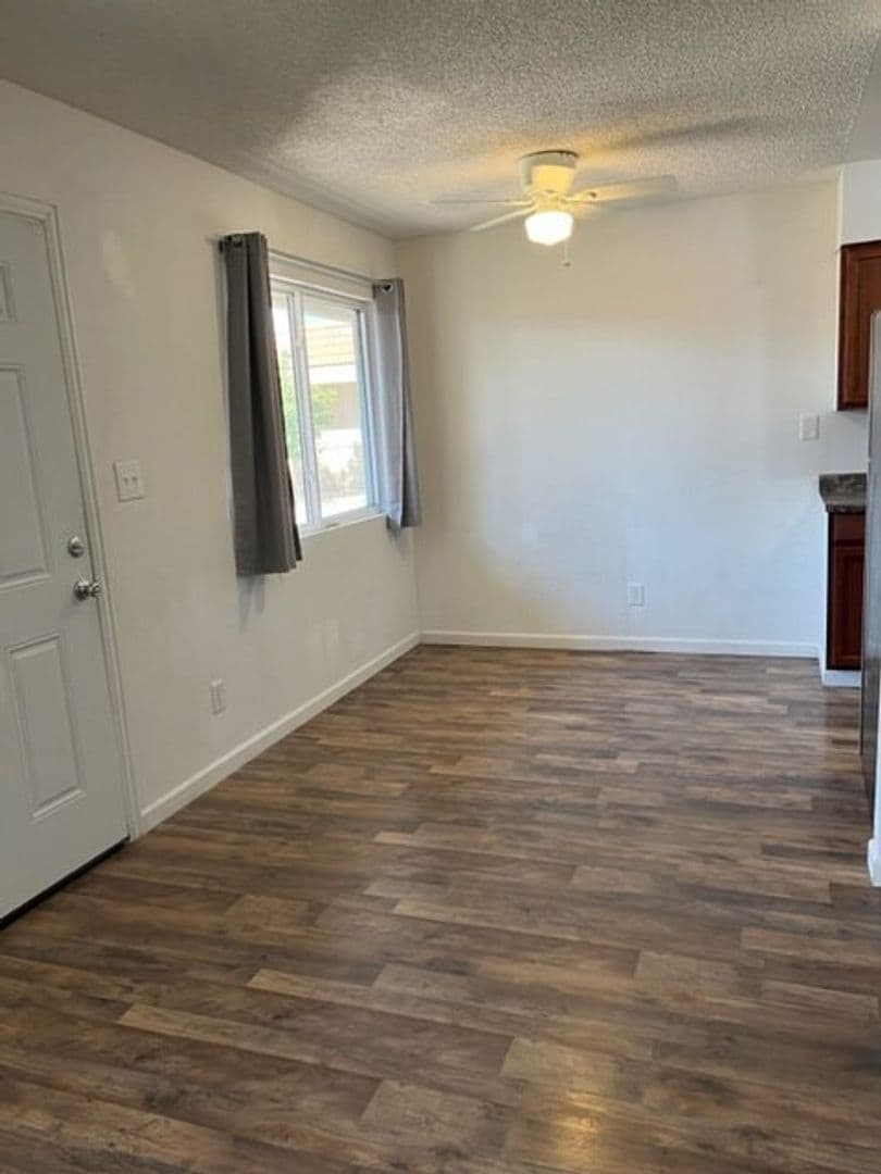 Avondale Apartment: 1223 N Dysart Rd.
