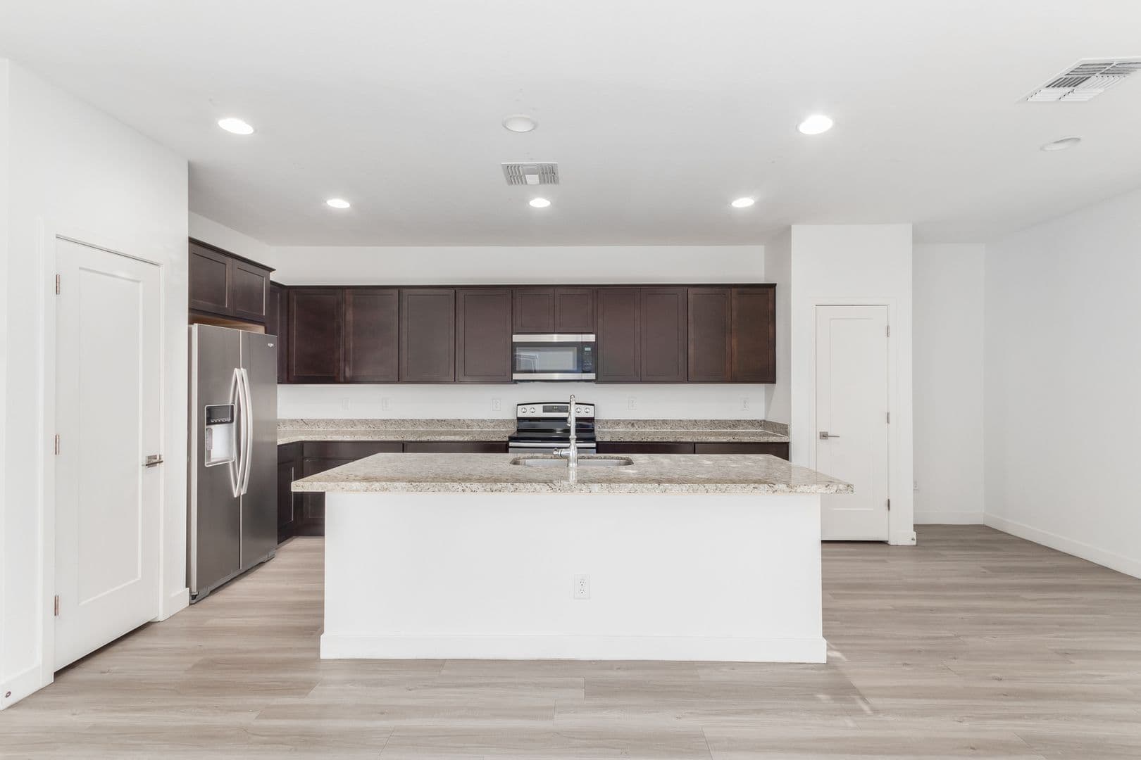 Mesa Townhome: 2359 S Wycliff Cir