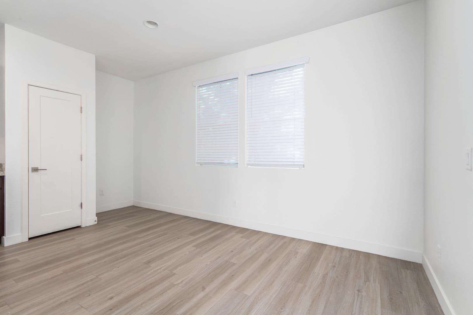 Mesa Townhome: 2359 S Wycliff Cir