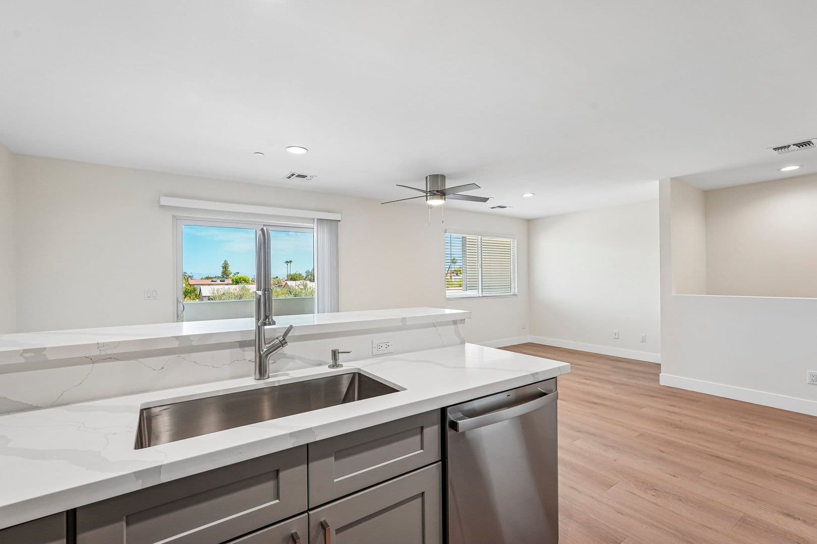 Phoenix Townhome: 2002 E Eugie Terrace