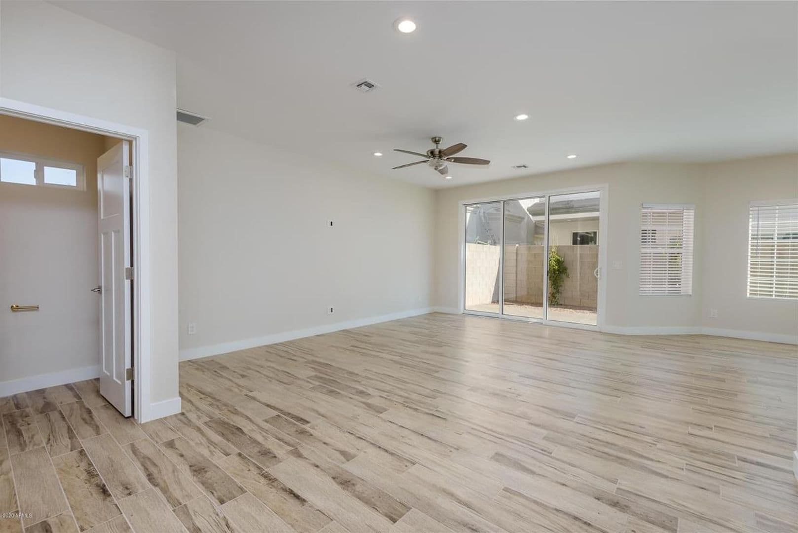 Phoenix Apartment: 3240 E. Pinchot Ave