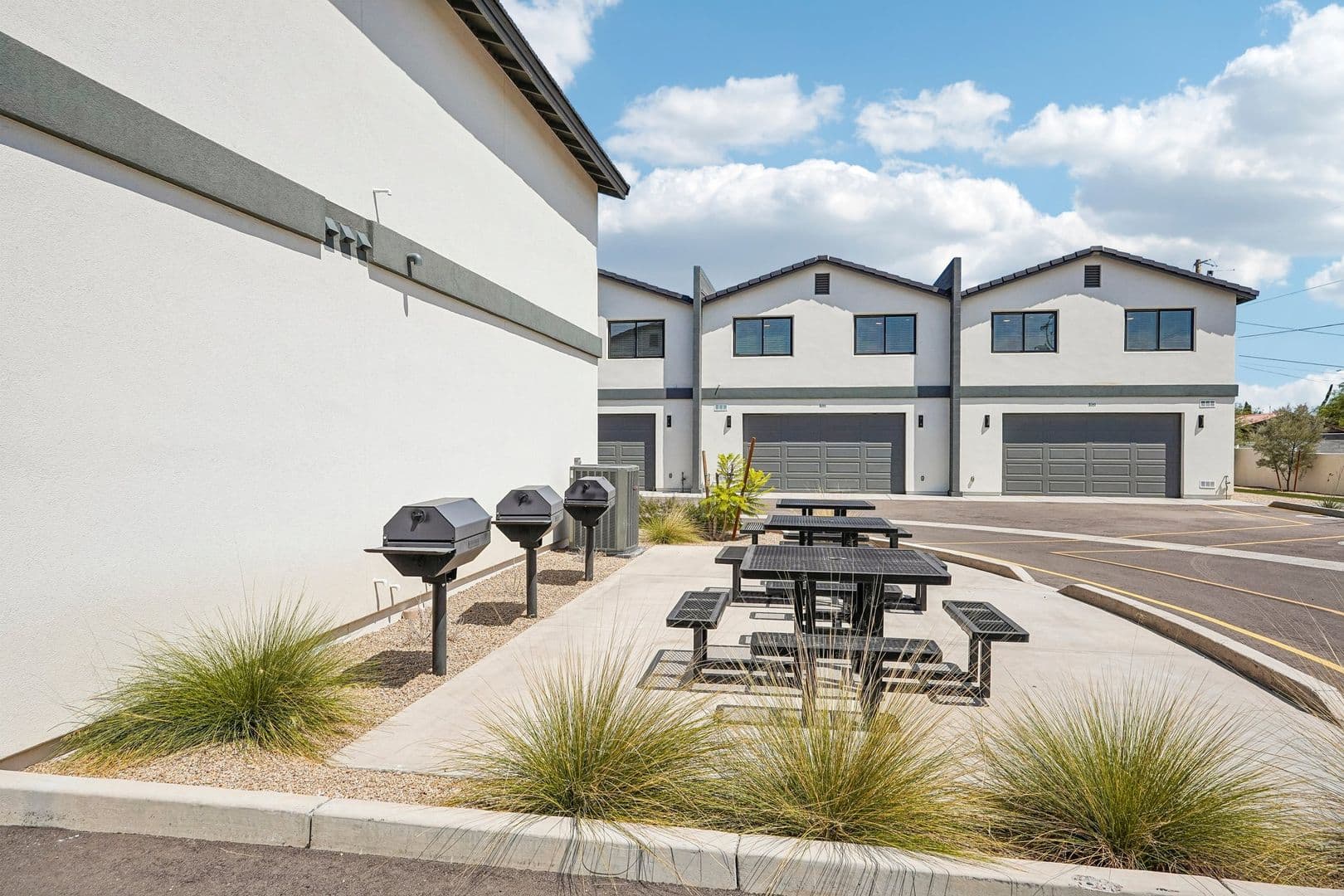 Phoenix Townhome: 2002 E Eugie Terrace
