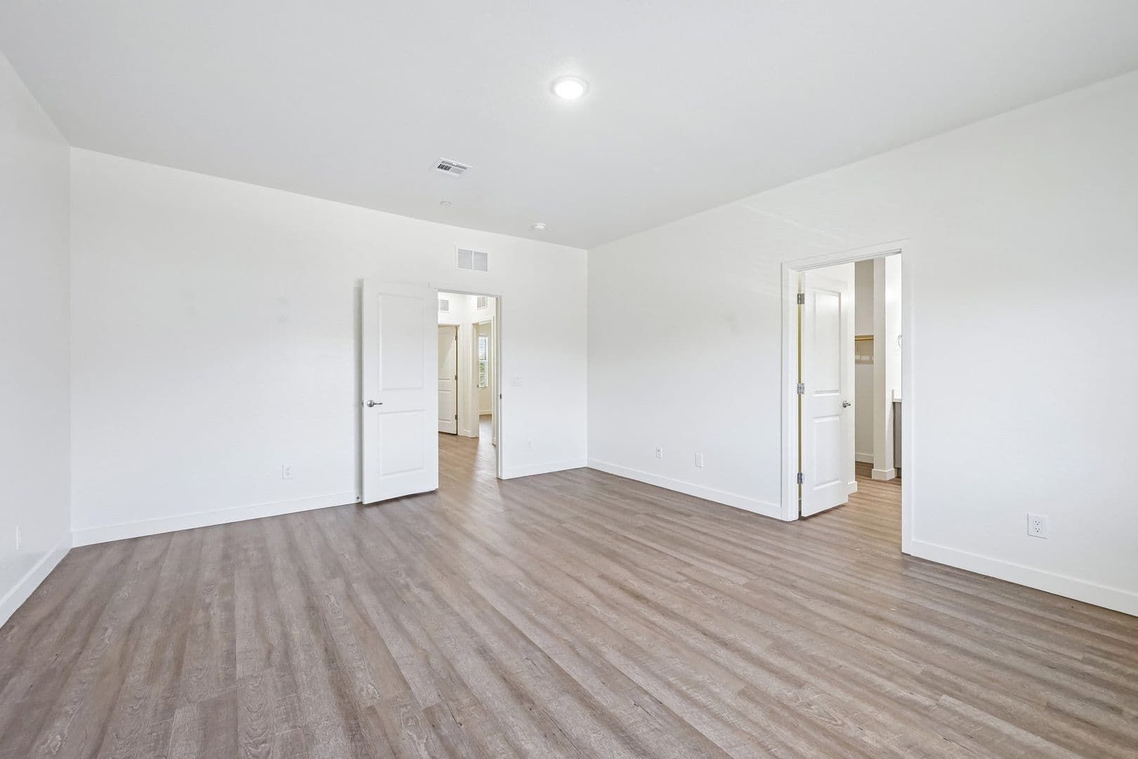 Phoenix Apartment: 828 East Apollo Road