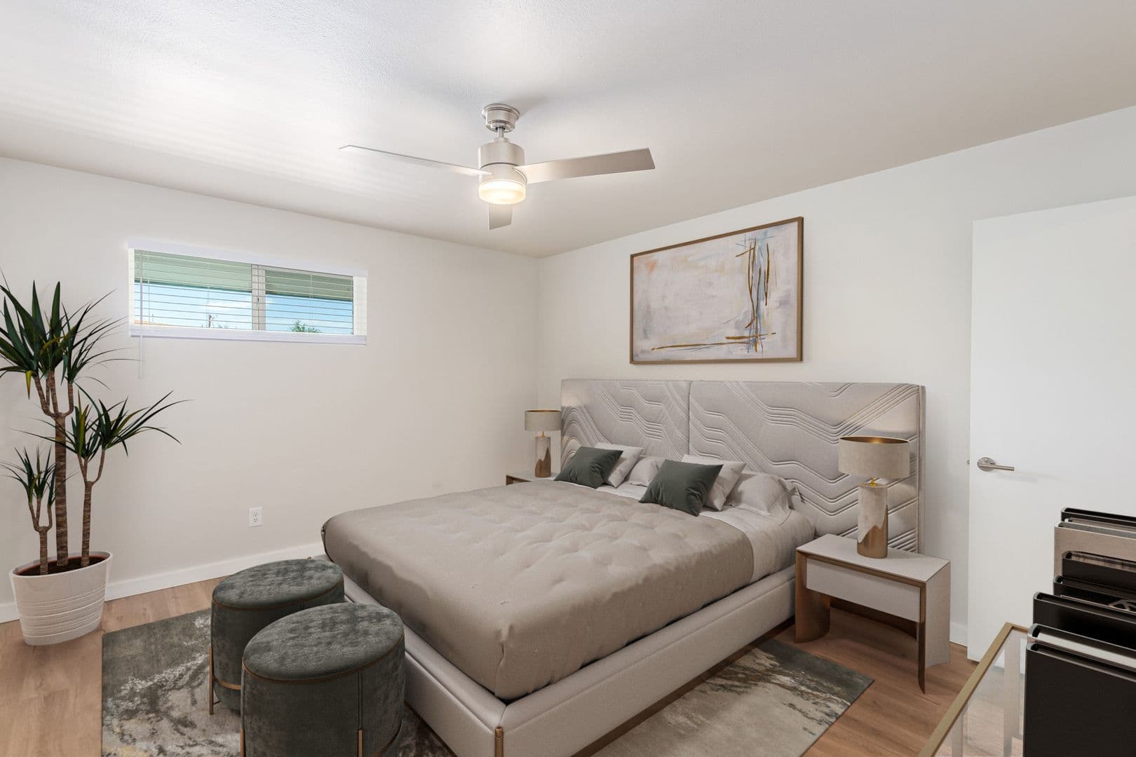 Phoenix Apartment: 2922 N 35th St