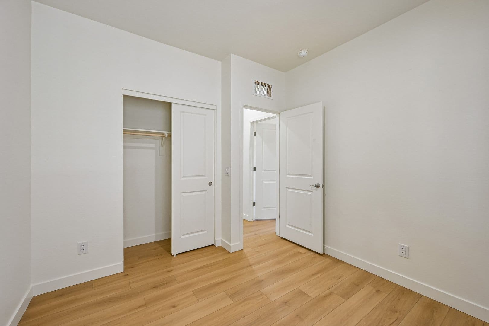 Phoenix Apartment: 828 East Apollo Road