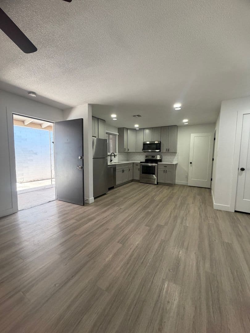 Phoenix Apartment: 4332 North 21st Street