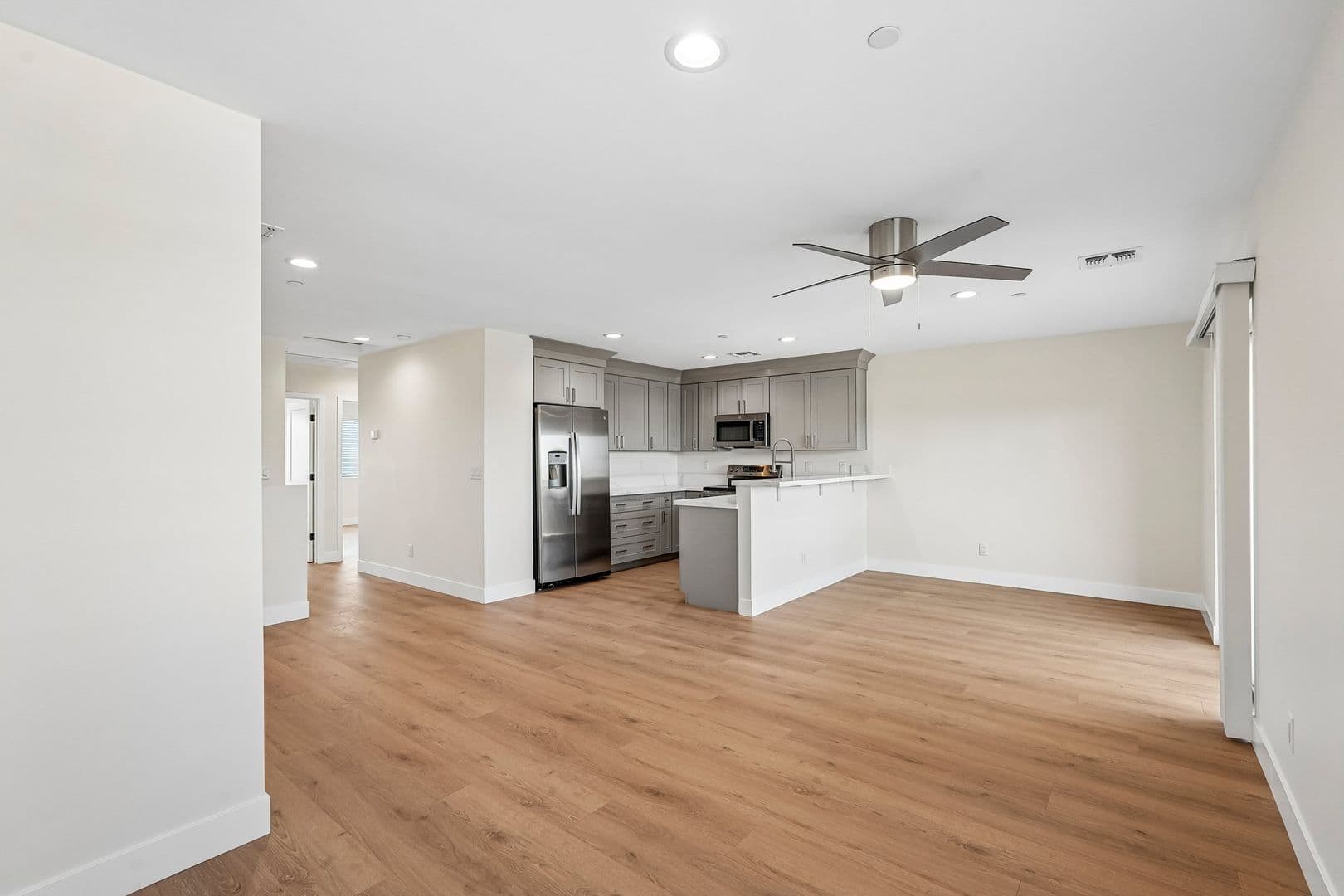 Phoenix Townhome: 2002 E Eugie Terrace