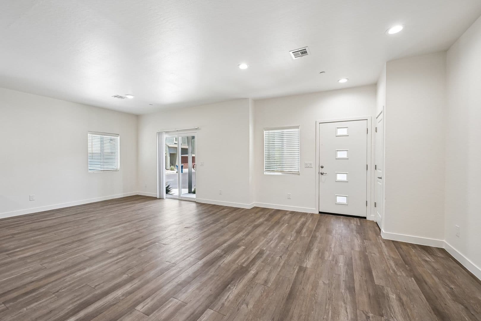 Phoenix Apartment: 828 East Apollo Road