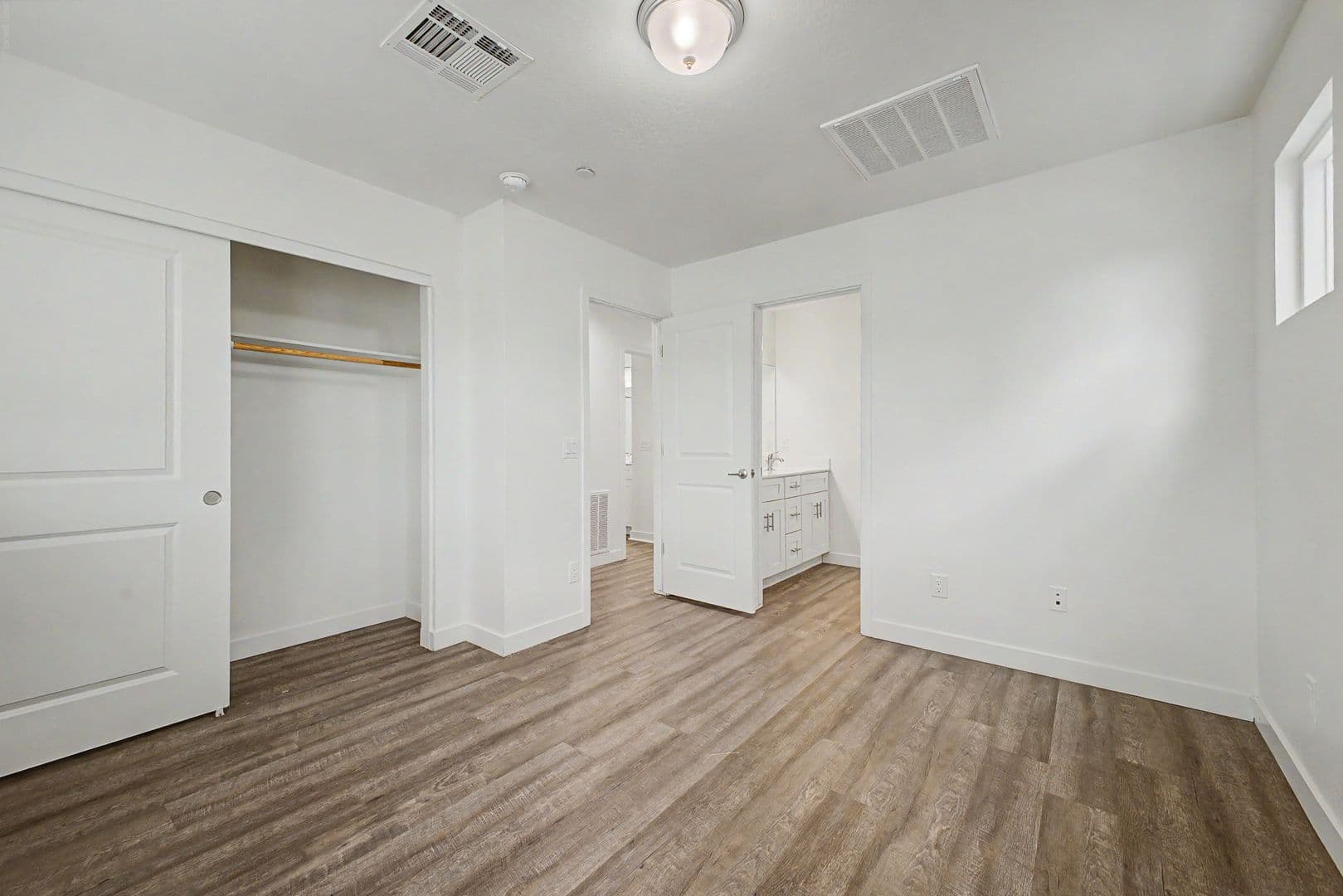 Phoenix Apartment: 8350 South Central Avenue