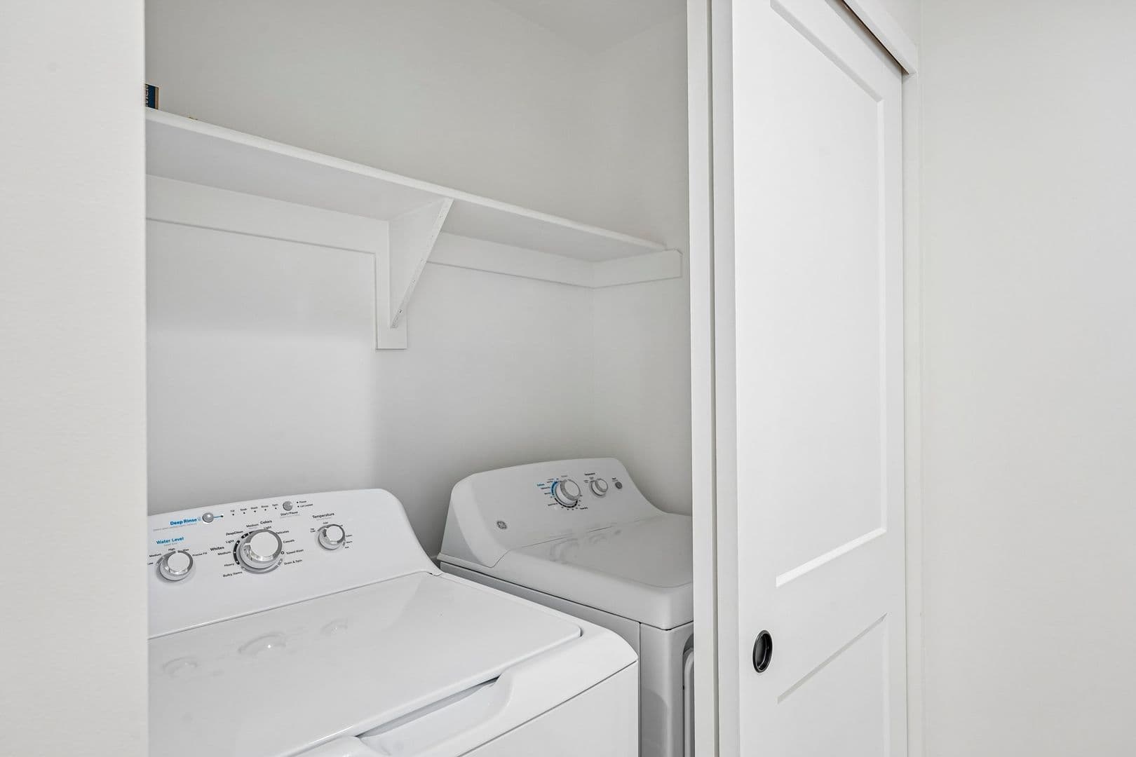 Phoenix Townhome: 2002 E Eugie Terrace