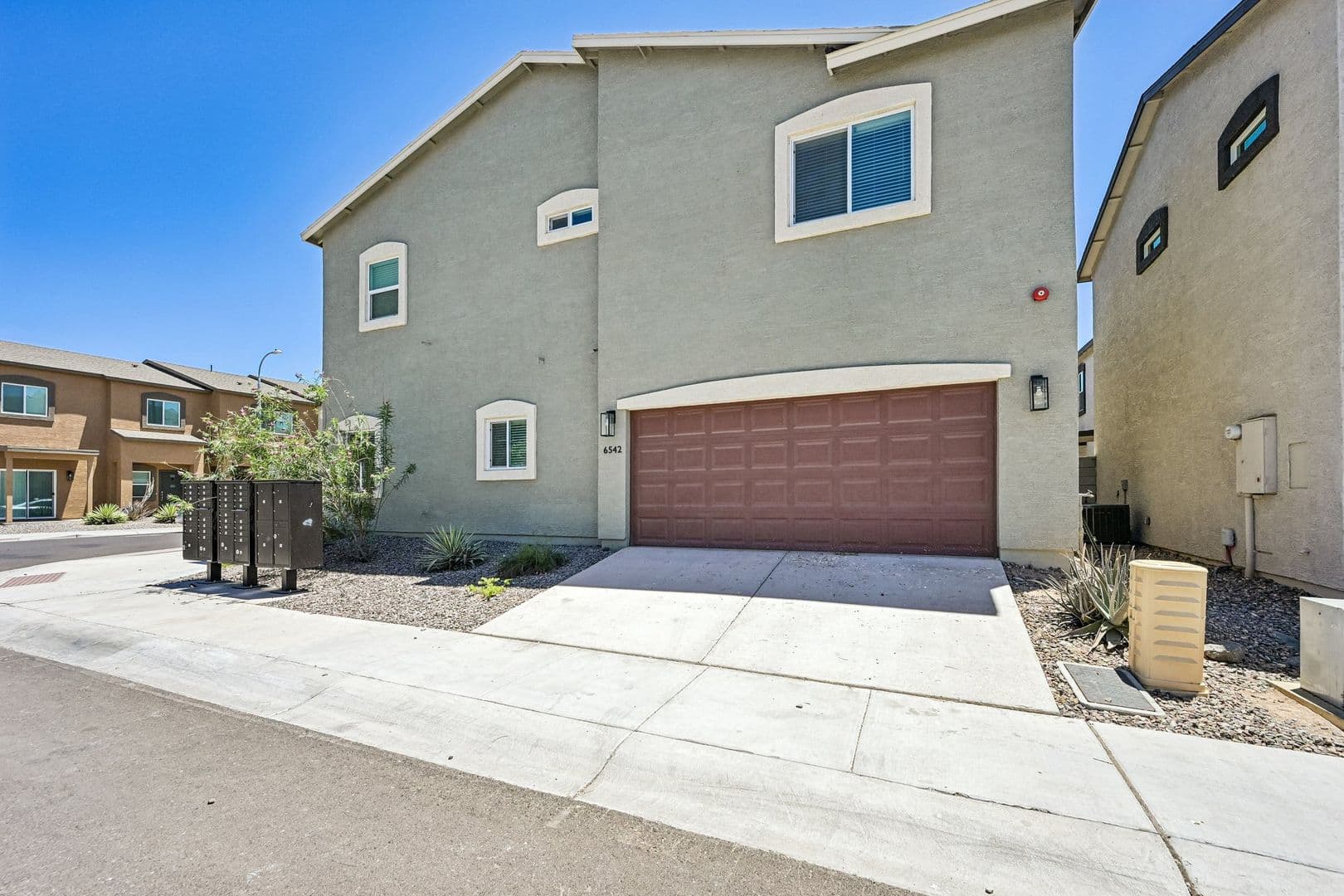 Phoenix Apartment: 828 East Apollo Road