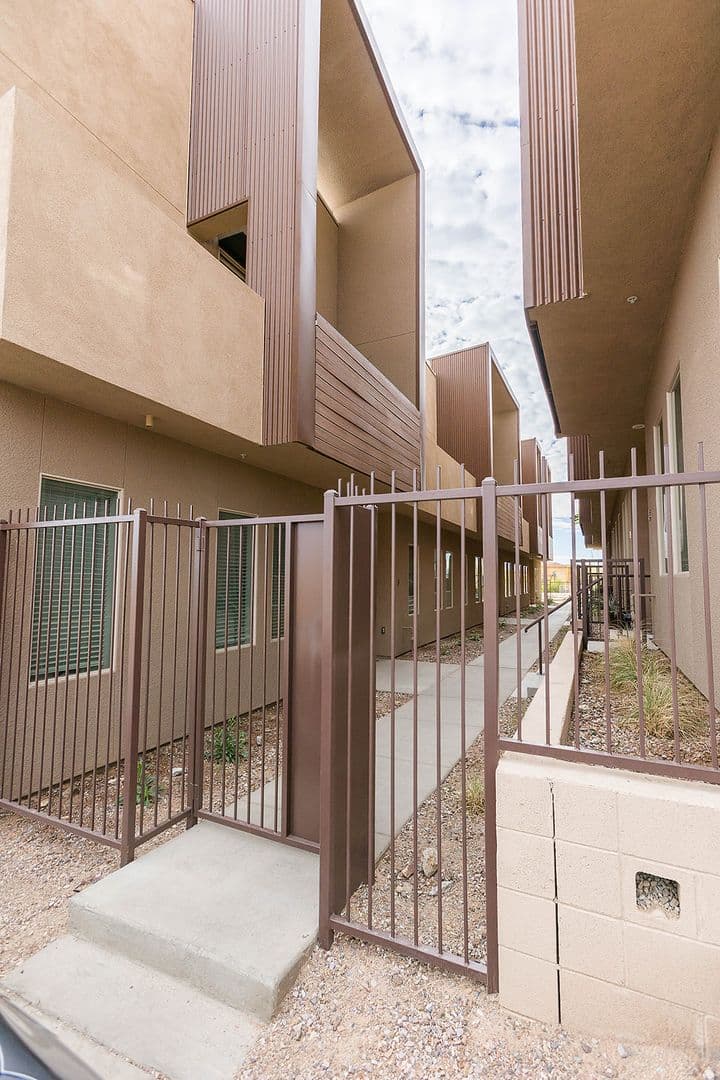 Phoenix Apartment: 2335 E Utopia Rd