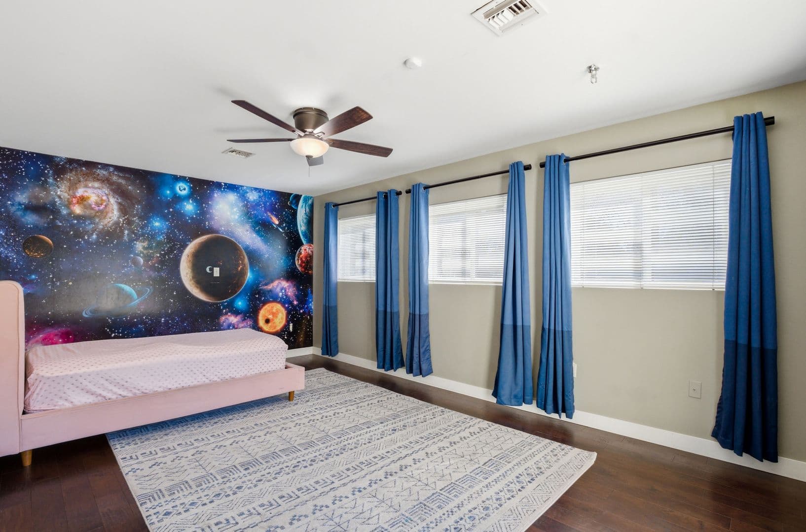 Phoenix House: 2939 North Manor Drive