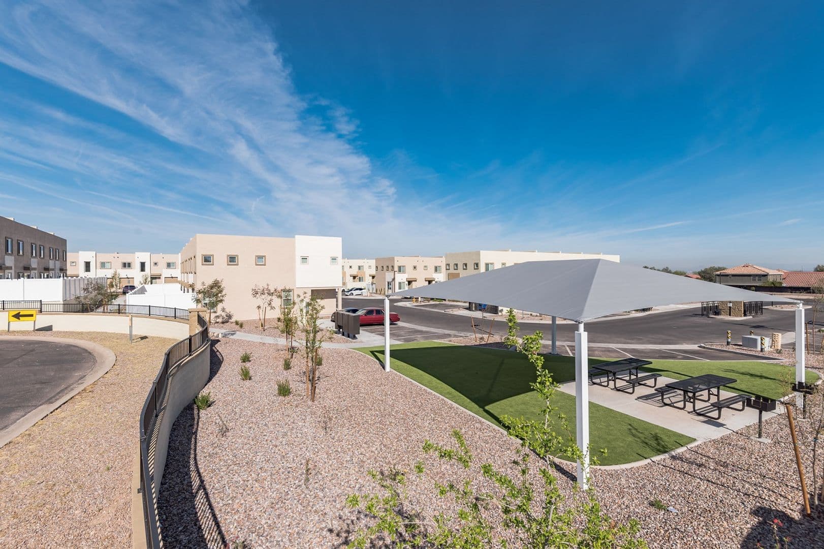 Phoenix Apartment: 11 East Dobbins Road