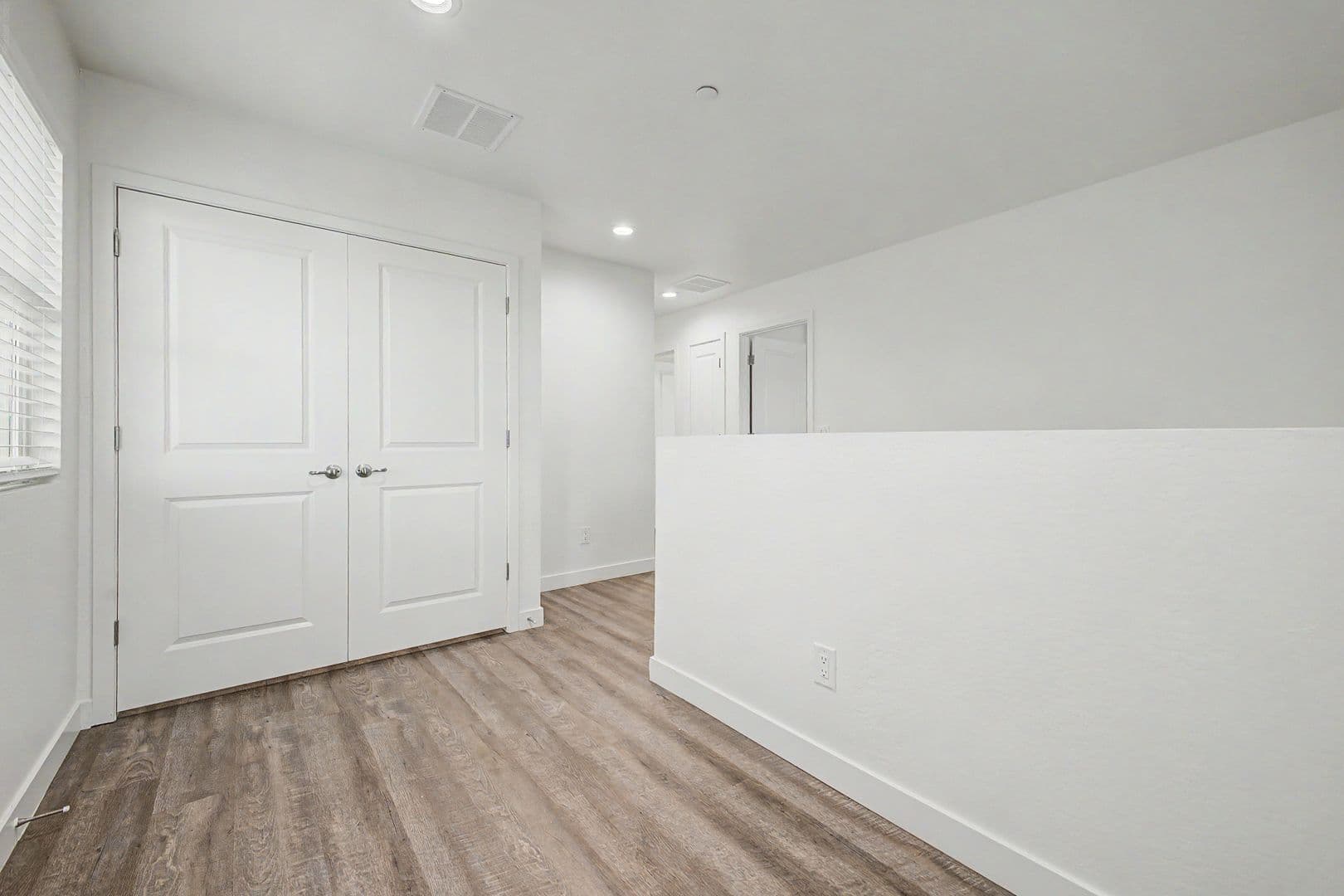 Phoenix Apartment: 8350 South Central Avenue