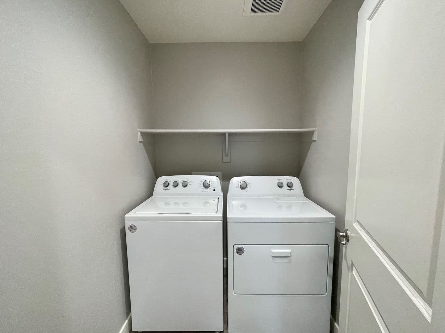 Phoenix Apartment: 11 East Dobbins Road