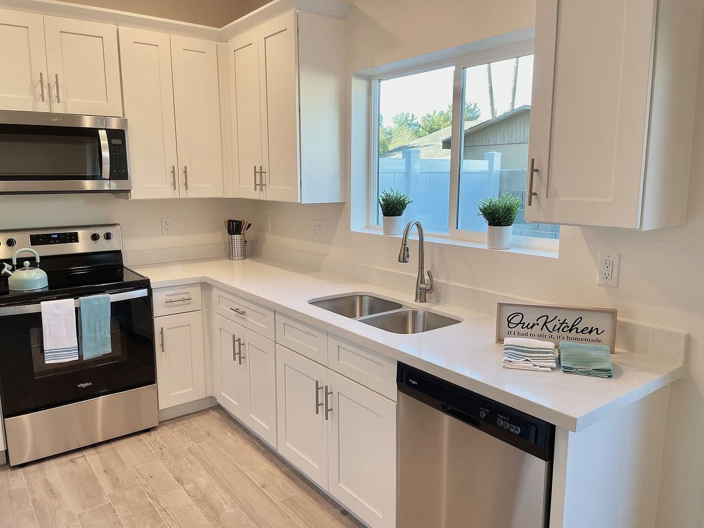 Chandler Townhome: 701 N McQueen Rd