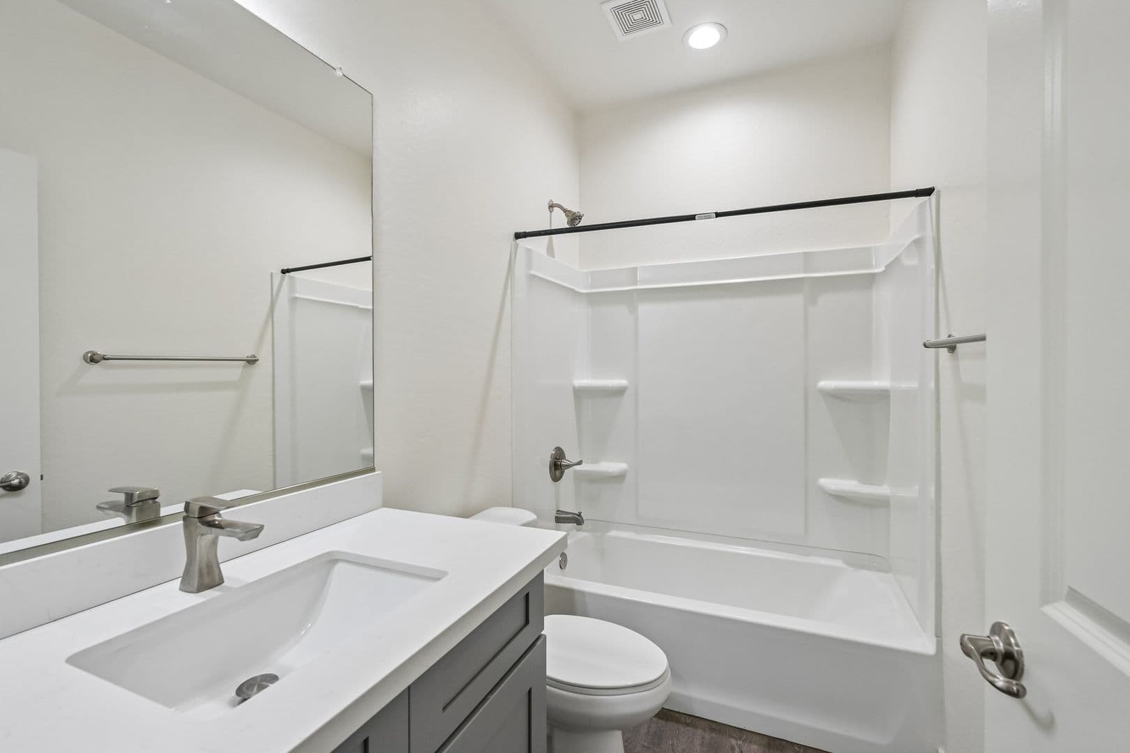 Phoenix Apartment: 828 East Apollo Road