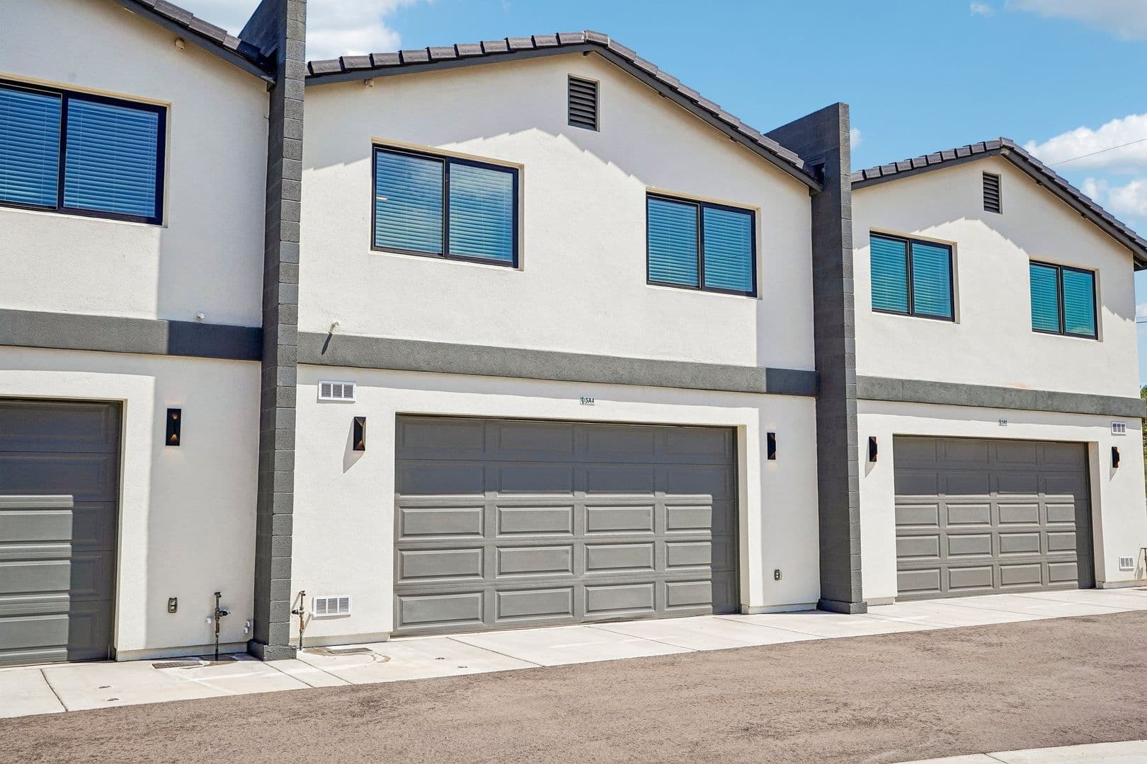 Phoenix Townhome: 2002 E Eugie Terrace