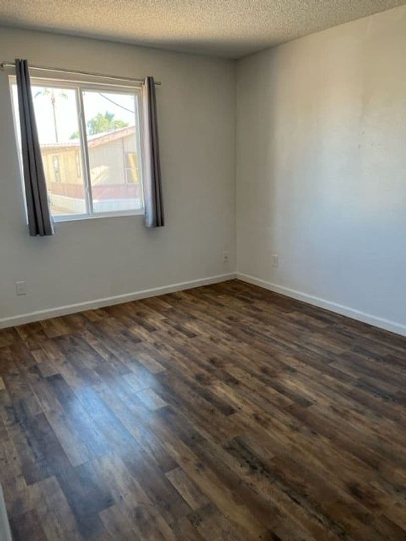Avondale Apartment: 1223 N Dysart Rd.