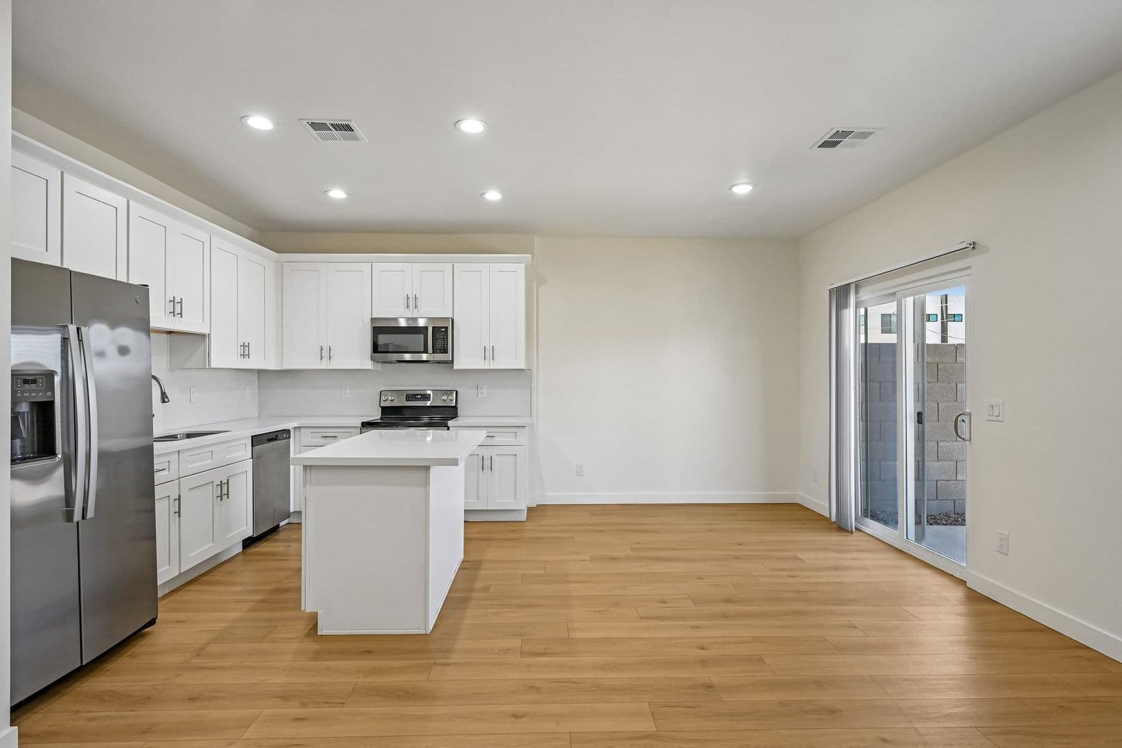 Phoenix Apartment: 828 East Apollo Road